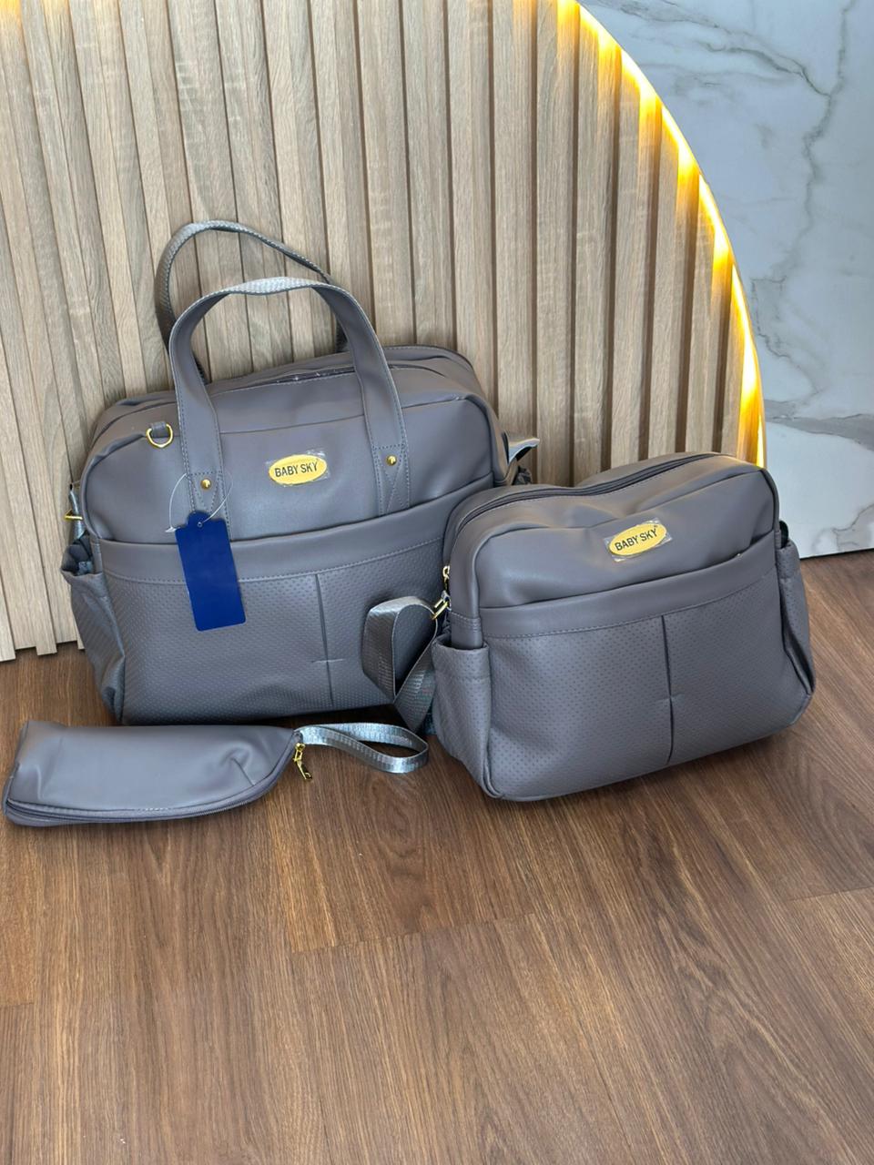 Sac Maternité 3 Pièces – Le Compagnon Idéal des Jeunes Parents