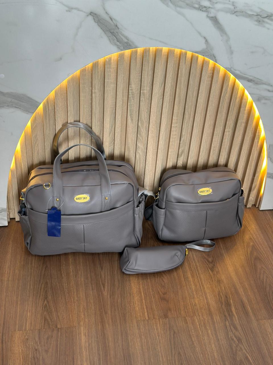 Sac Maternité 3 Pièces – Le Compagnon Idéal des Jeunes Parents